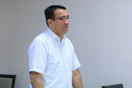 SHAHAR HOKIMI ANVAR RADJABOV XALQ DEPUTATLARI SHAHAR KENGASHINING NAVBATDAGI SESSIYASIDA