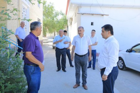 Шаҳар ҳокими Назирбек Рахманов мутасадди ташкилот раҳбарлари  ҳамроҳлигида Кончилар маҳалласида бўлди