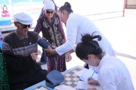 Yangi Zarafshon mahallasida "Obod xonadon", "Obod koʻcha", "Obod mahalla" mezoni asosida aholi uchun bepul tibbiy koʻrik tashkil etildi.