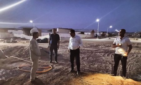 Shahar hokimi 19-kichik tuman hududidagi maktab qurilishida qurilish ishlarini nazorat qildi.